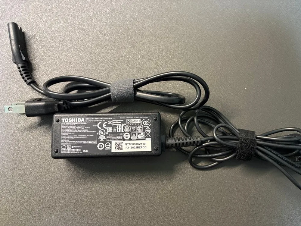 TOSHIBA 純正ACアダプター PA5177U-1ACA