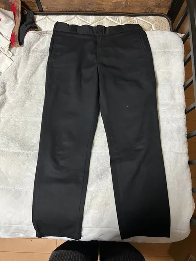 Carhartt ブラック チノパン