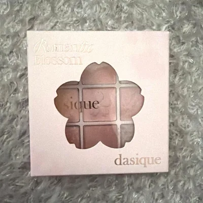 Dasique デイジーク シャドウパレット ロマンティックブロッサム