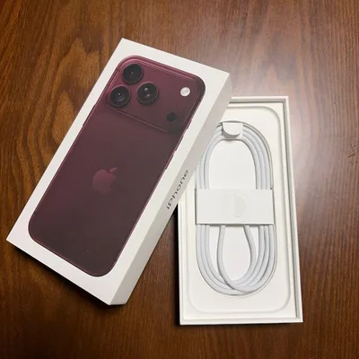 iPhone 18pro 空箱・充電ケーブル