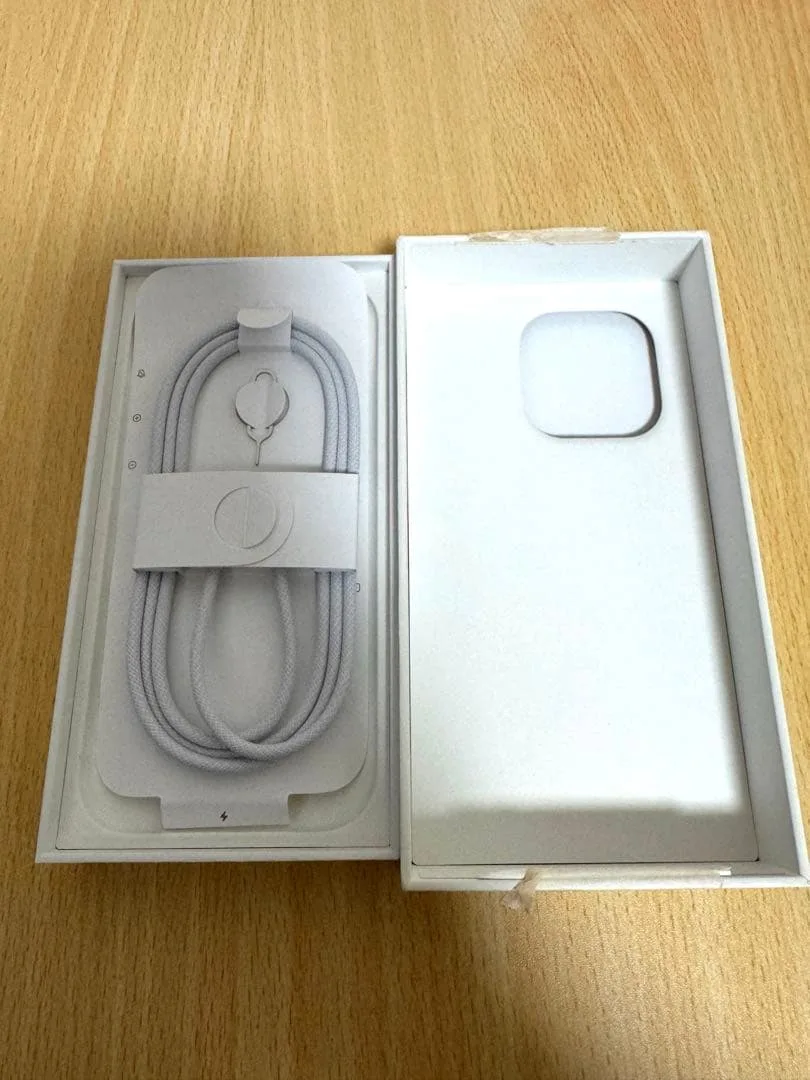 iPhone 16 Pro 空箱+純正ケーブルTYPE C+SIMピン