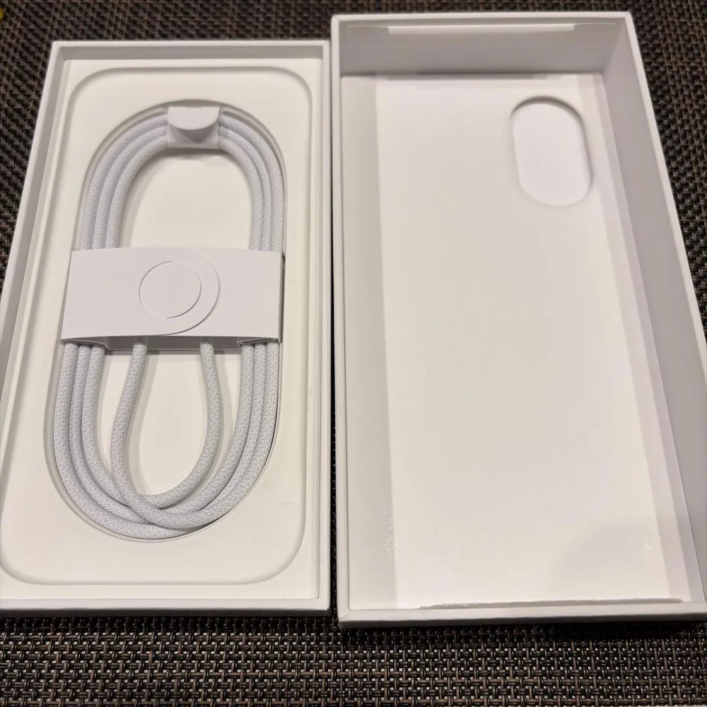 空箱とCケーブル付き (Apple iPhone 17 ブルー )空箱