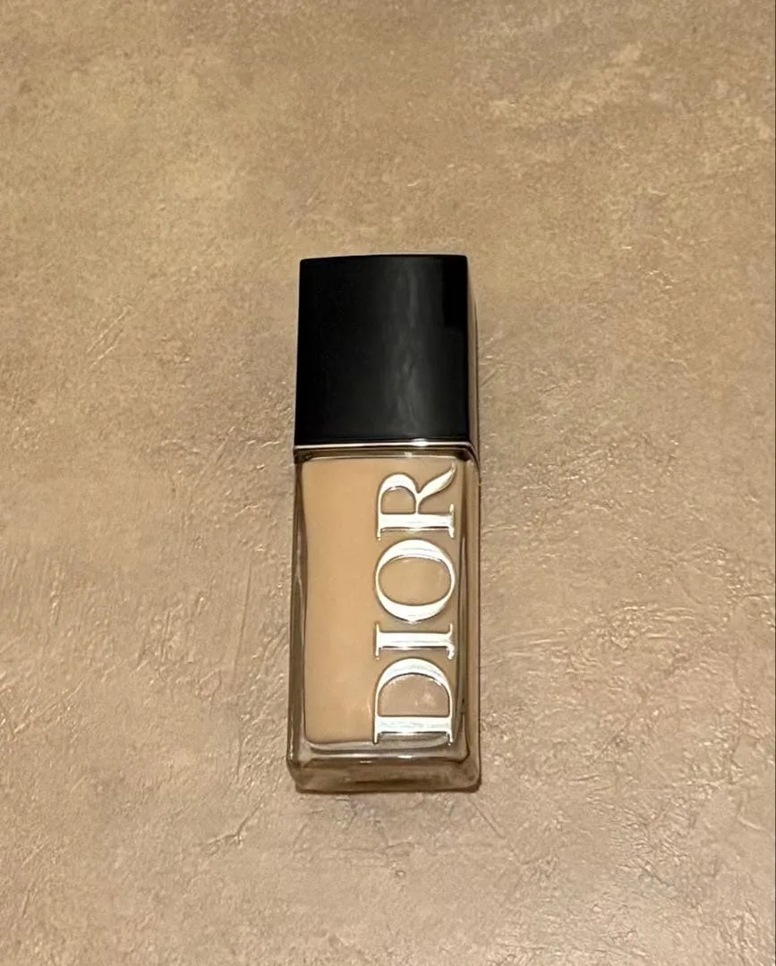DIORフォーエヴァー フルイド スキン グロウ0.5N