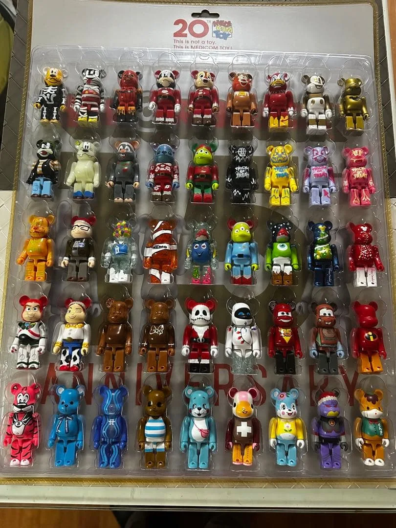 BE@RBRICK 100% 45体セット ケースに多少の変色が有ります。