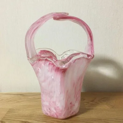 ガラス製 カゴ型 花瓶 フラワーベース 花器 ピンク