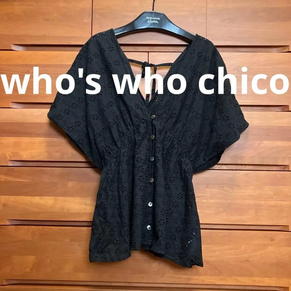 who's who chico 黒レースブラウス 半袖 フーズフーチコ
