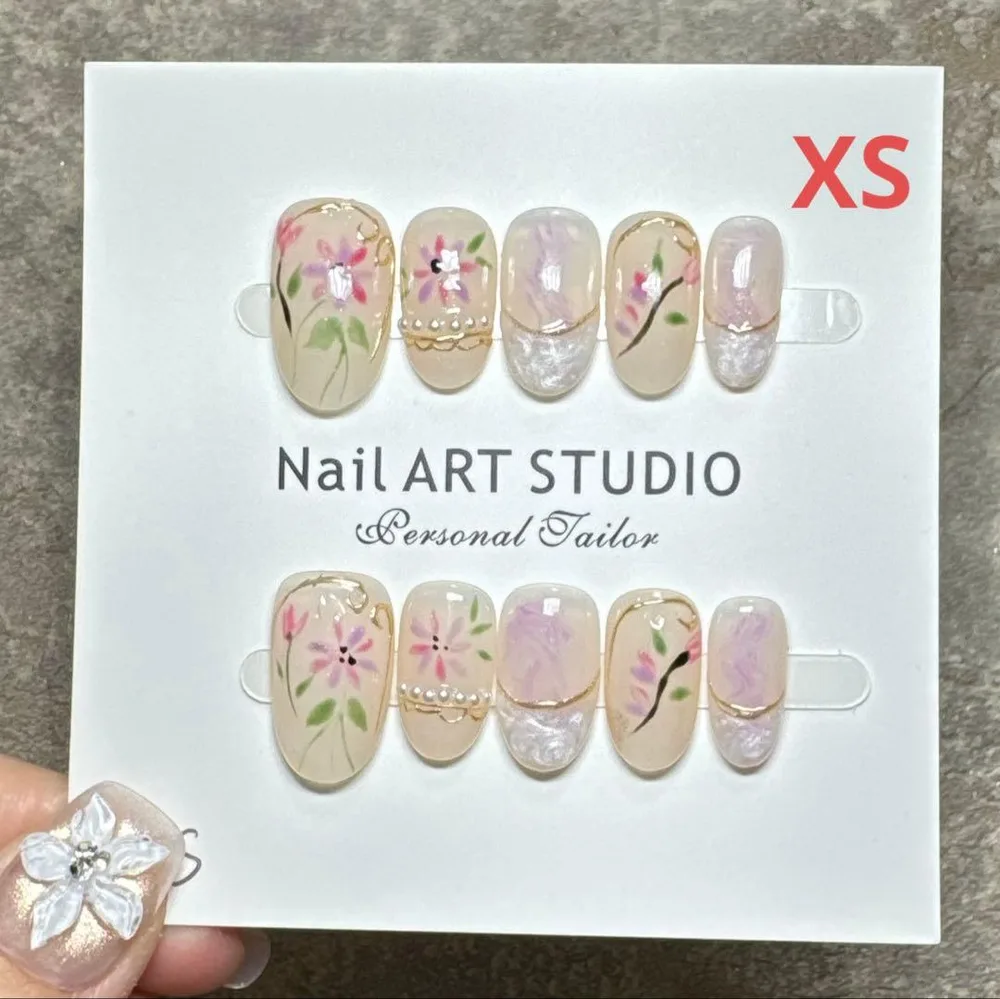 XSサイズ ハンドメイドネイルチップ ショートオーバル 手描きフラワー