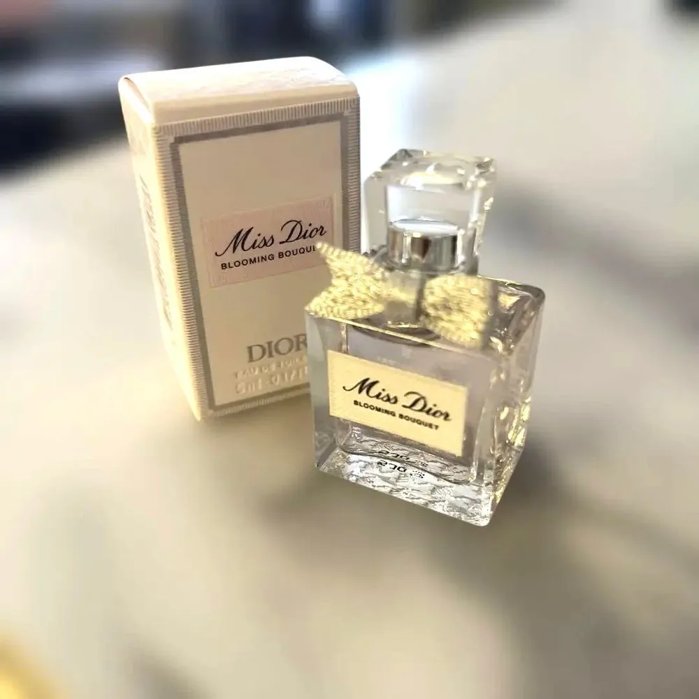 Miss Dior ブルーミング ブーケ 5ml