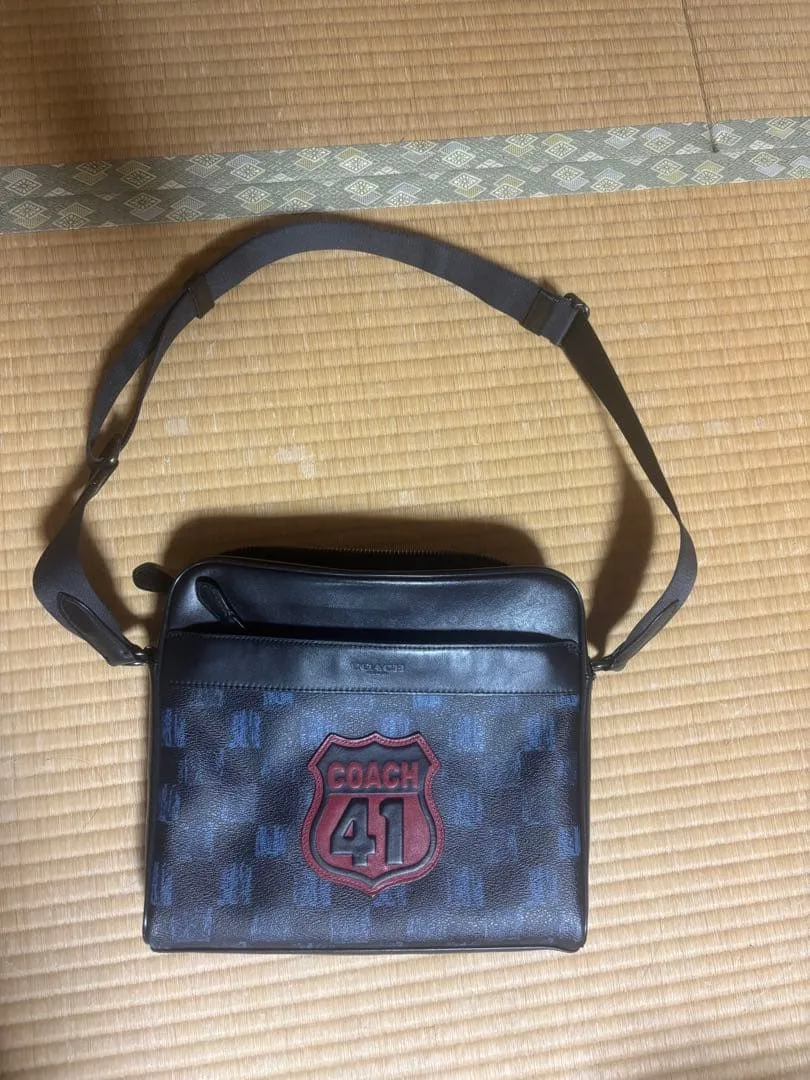 กระเป๋าสะพาย COACH สีดำ