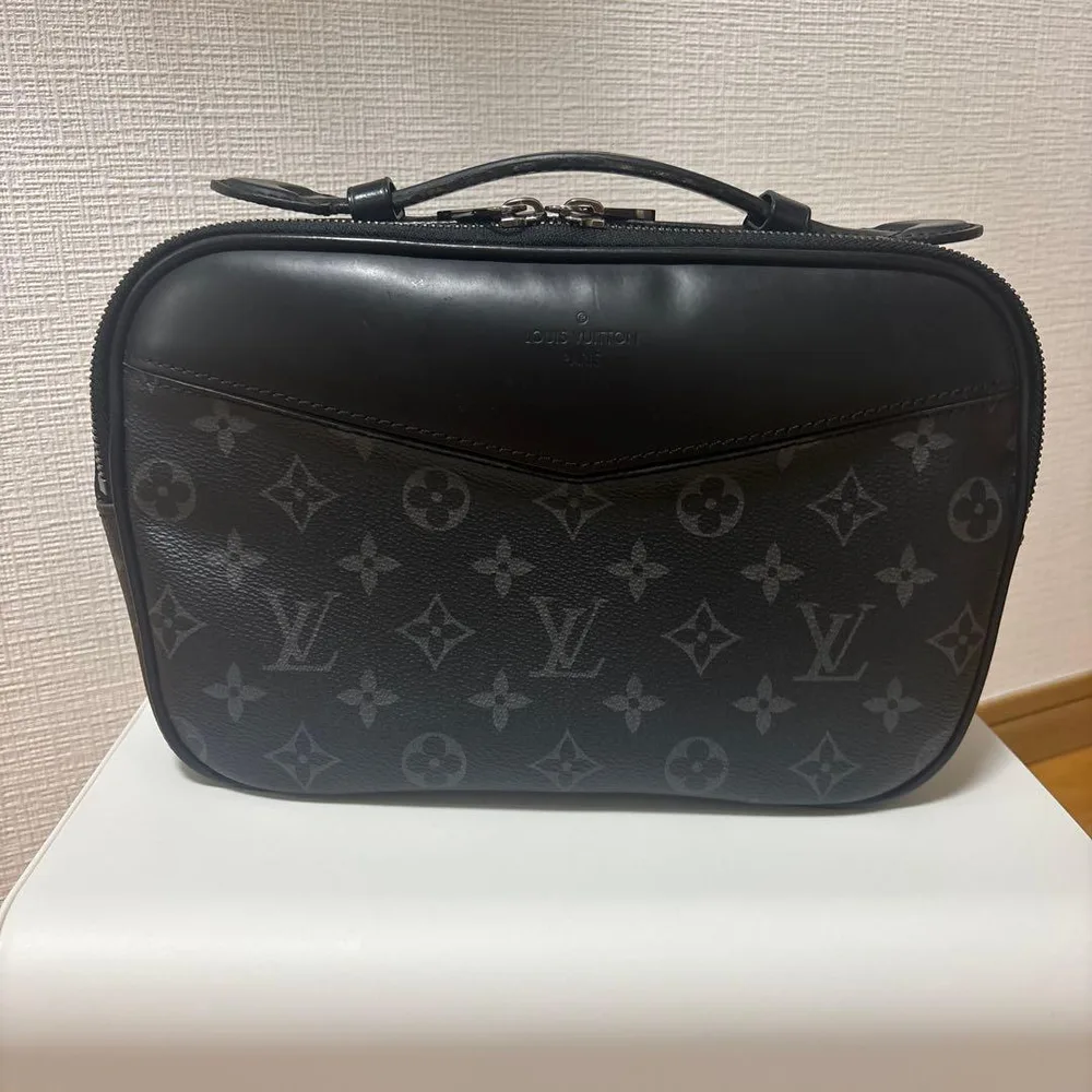Louis Vuitton モノグラム・エクリプス ボディバッグ