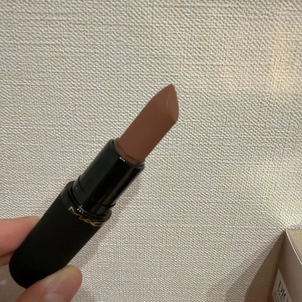 MAC パウダーキスヘイジーマットリップスティック 901ビックプロモーション