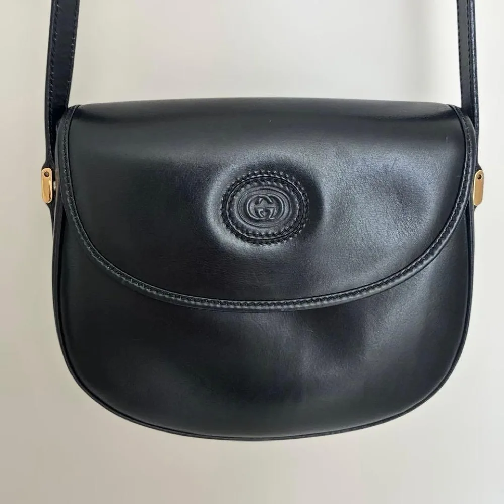 Old Gucci กระเป๋าสะพายไหล่ Interlocking G All Leather สีดำ สภาพดี