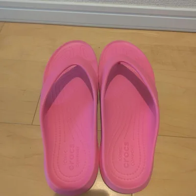 crocs ビーチサンダル ピンク
