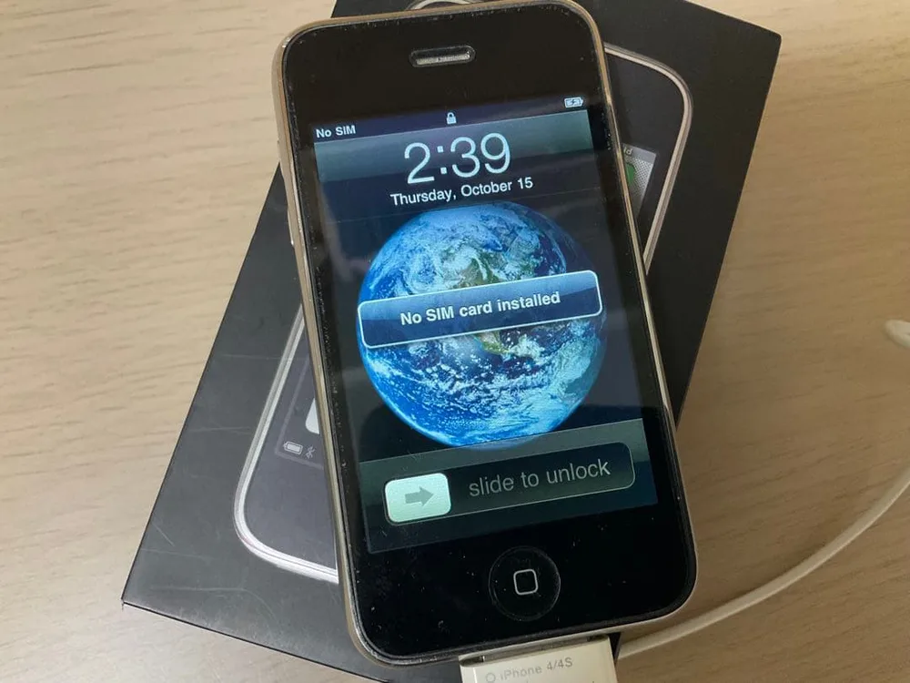 【極美品/箱・冊子付】iPhone 3G 16GB★iOS4.2.1★初期型