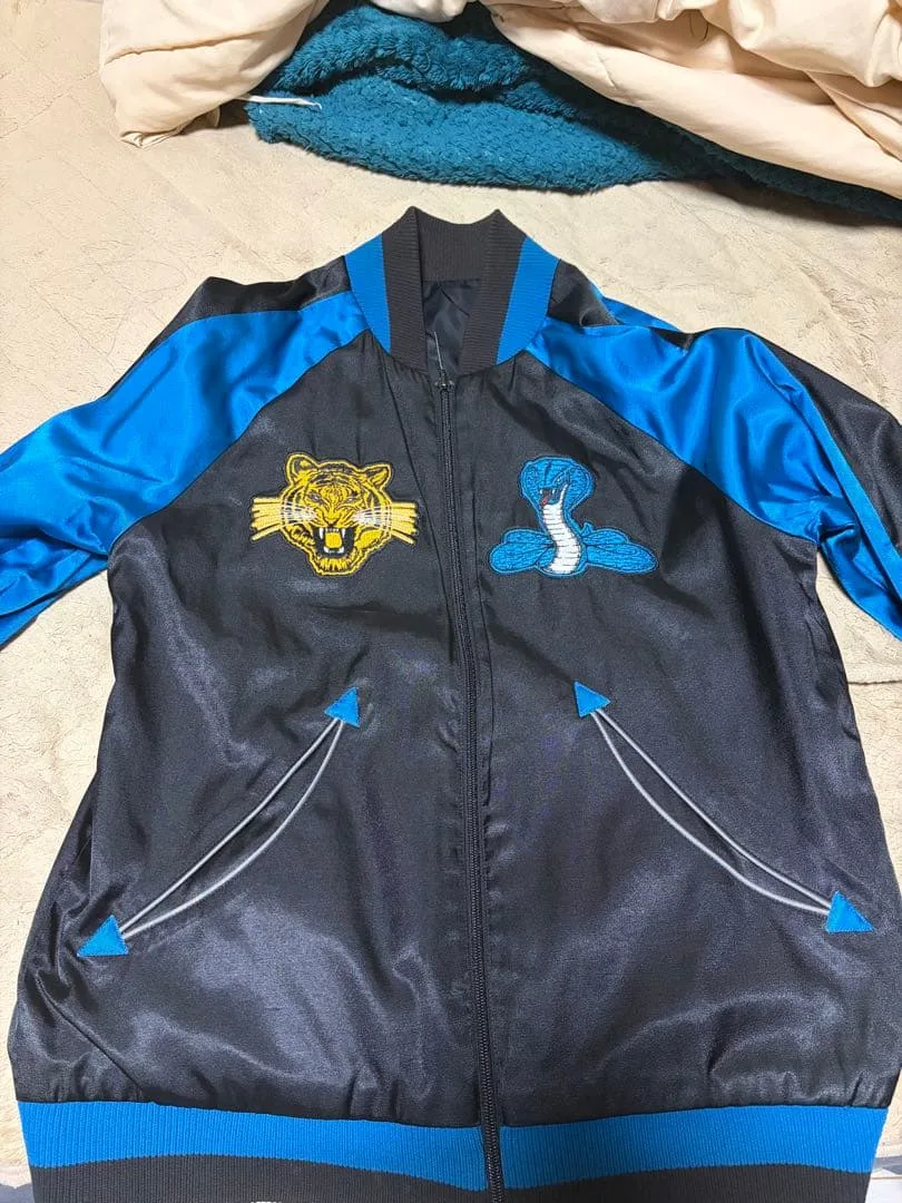 Adidasスカジャン リバーシブル