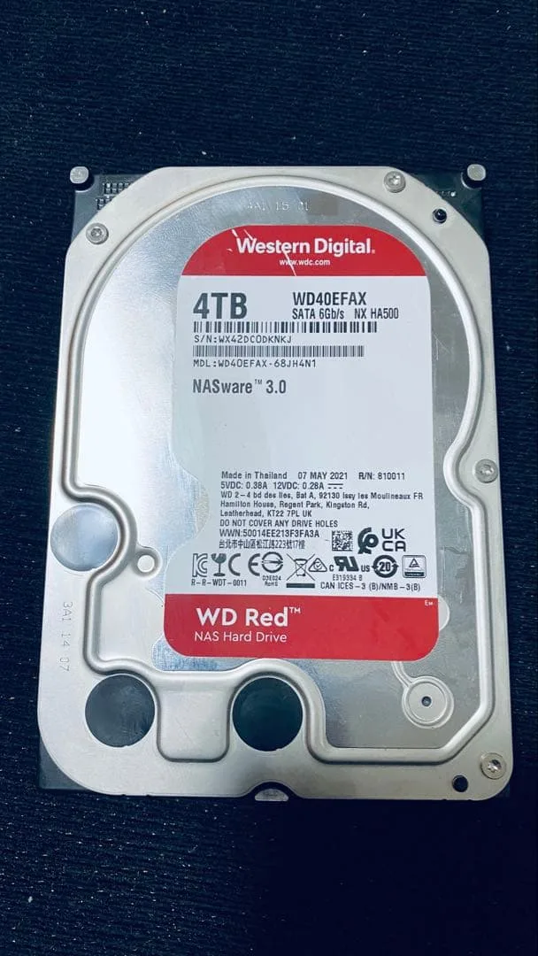 Western Digital WD Red 4TB HDD 本体