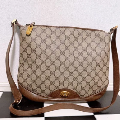 《美品》GUCCI(グッチ)ショルダーバッグ PVC