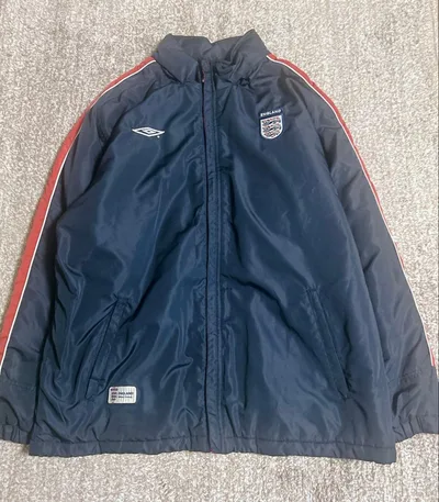 【希少】UMBRO アンブロ イングランド代表 ナイロンジャケット デサント L