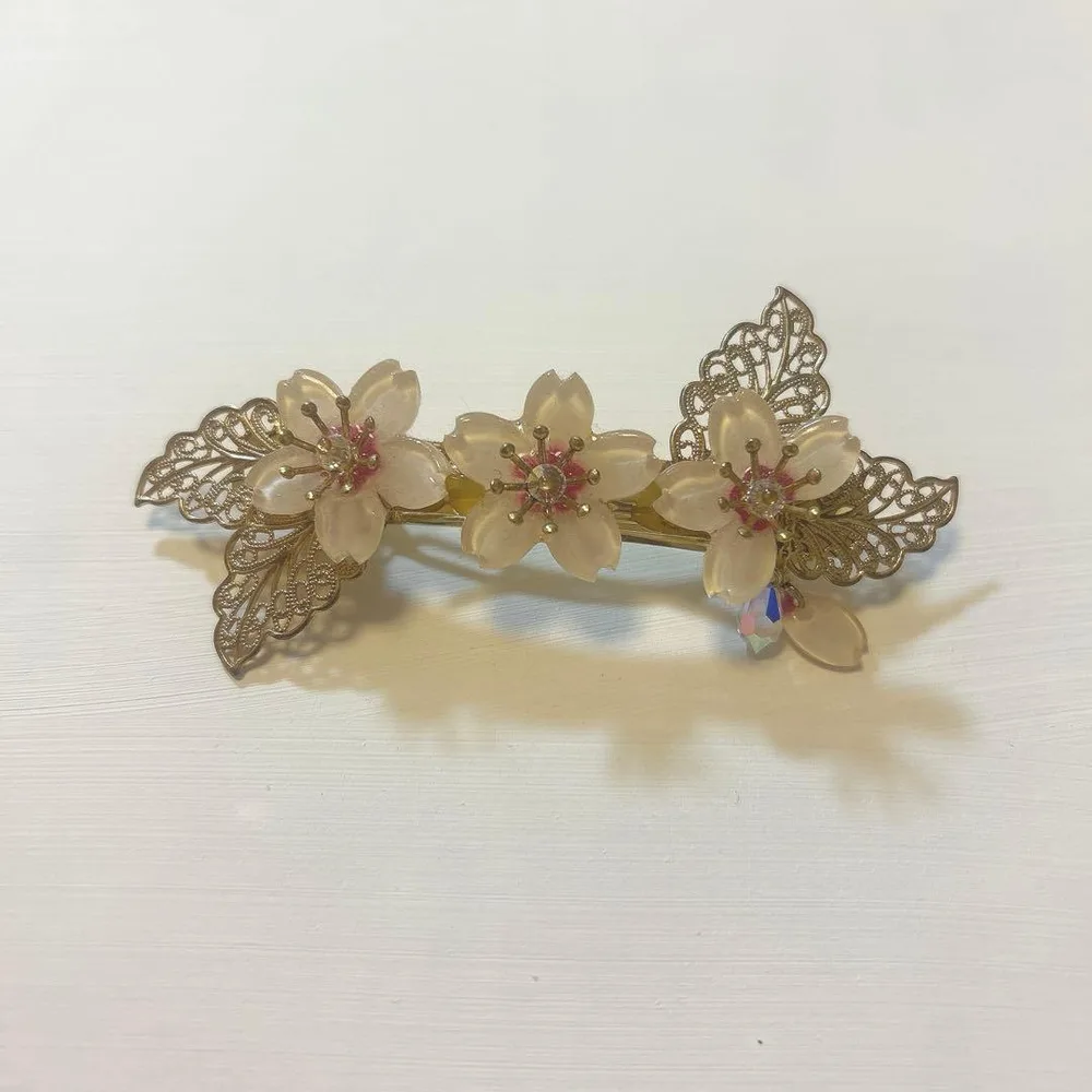 ハンドメイド品 桜のバレッタ