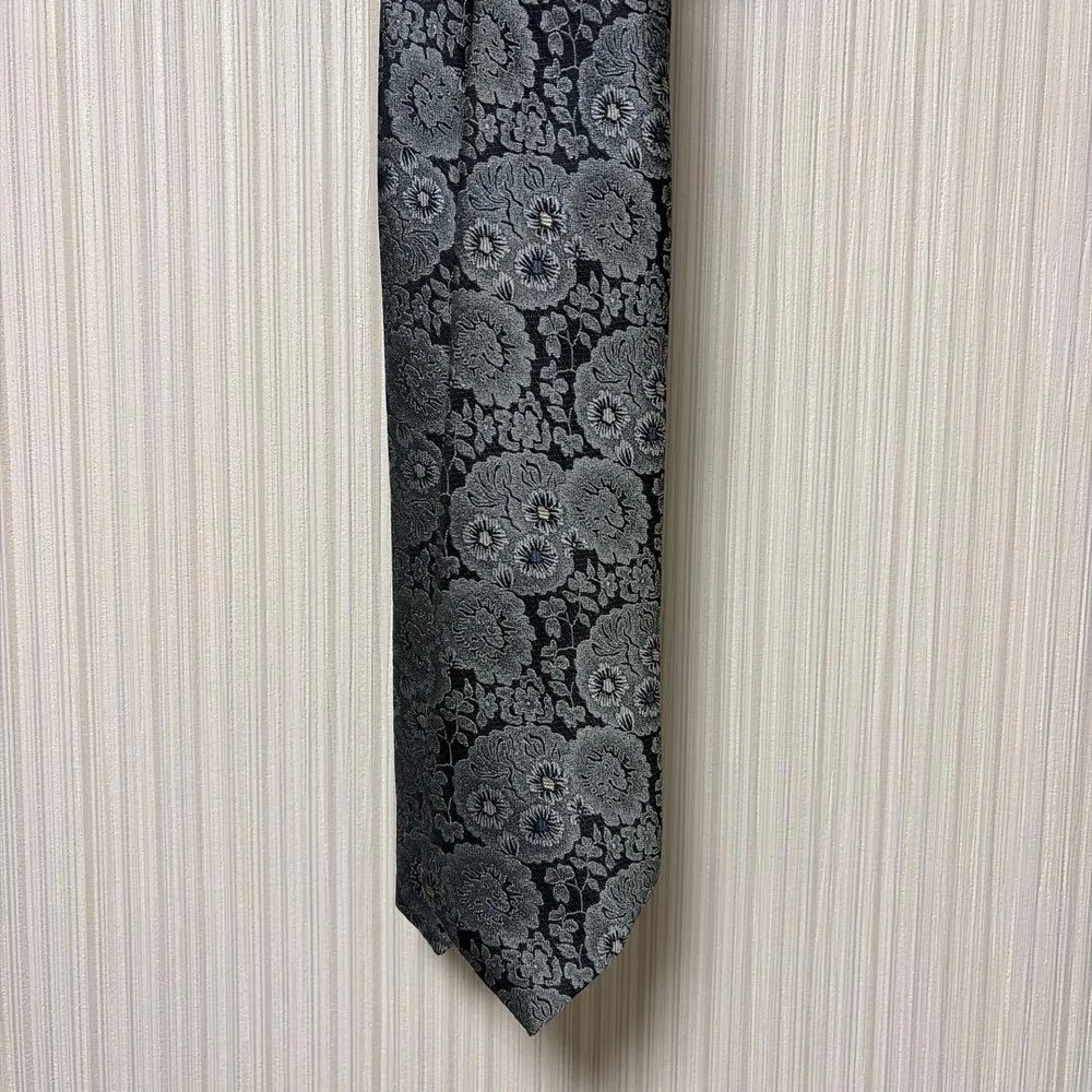 美品 GIORGIO JANZEN ネクタイ グレー系 総柄