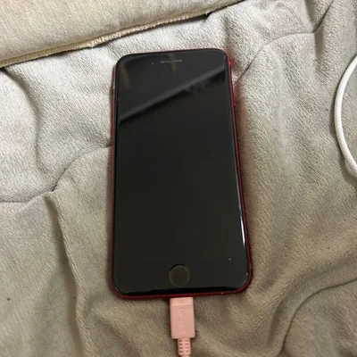 Apple iPhone SE PRODUCT RED 本体