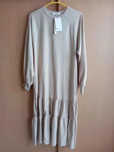 スウェットワンピース ベージュ Mサイズ(新品・未使用)