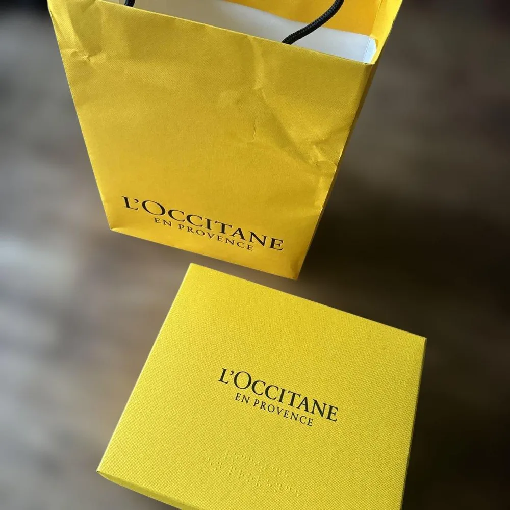 L’OCCITANE3点セット新品箱付シャワージェル、ハンド&ボディクリーム