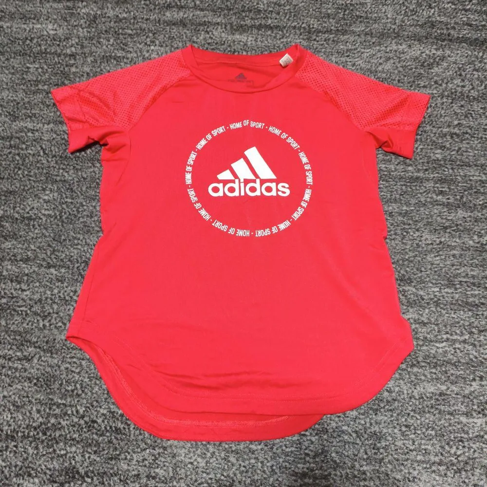 เสื้อยืดเด็ก Adidas สีแดง