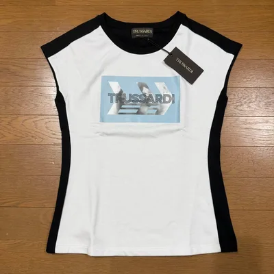 新品未使用 TRUSSARDI Tシャツ