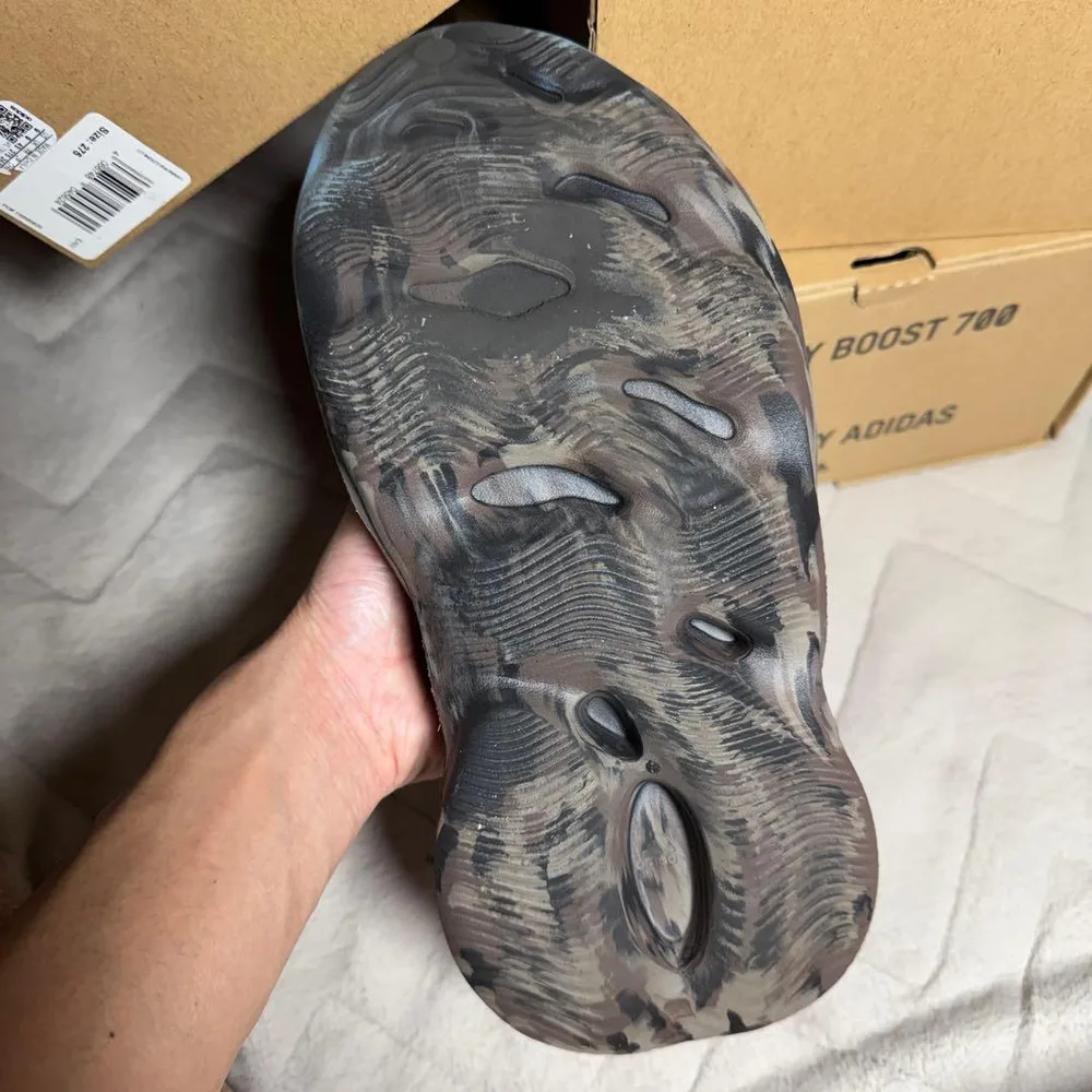 adidas YEEZY FOAM RUNNER MX Cinder
