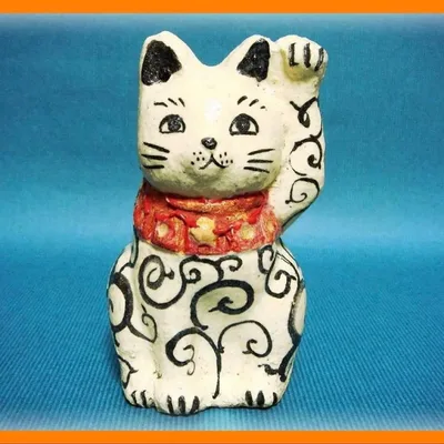348『黒織部 唐草文 招き猫』陶器 /骨董品 古美術 アンティーク 古玩