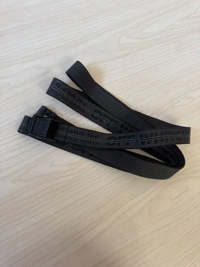 off-white ブラック ベルト