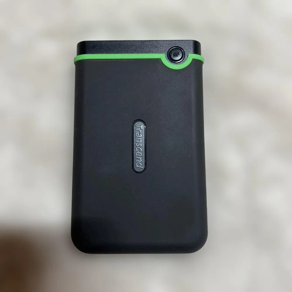 1TBのTranscend StoreJet 25M3 外付けHDD 本体
