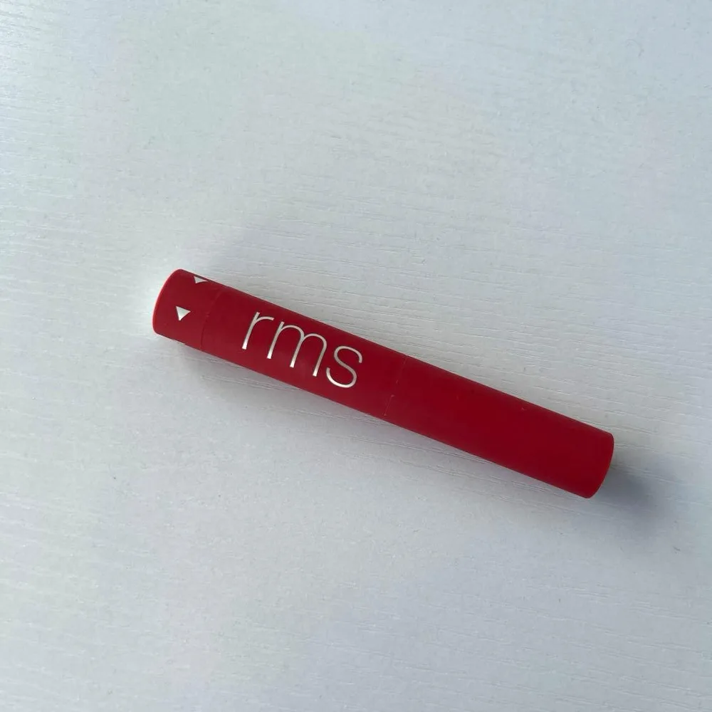 rms beauty レジェンダリーセラムリップスティック モニカ