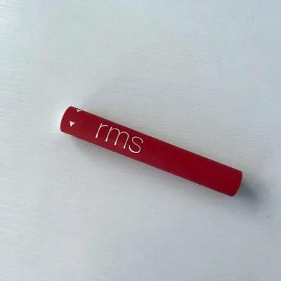 rms beauty レジェンダリーセラムリップスティック モニカ