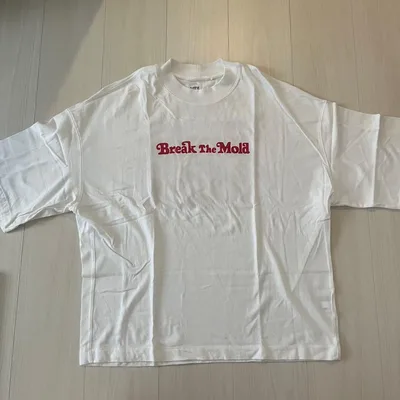 UNIQLO UT VELDYコラボ Tシャツ ホワイト