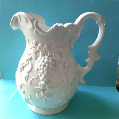 陶器製 ピッチャー 花瓶 葡萄柄 ホワイト