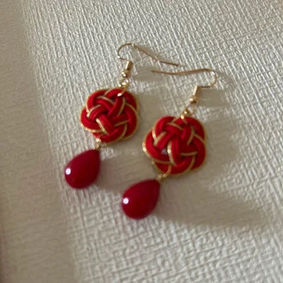 561 ハンドメイド ピアス 水引 レッド×ゴールド