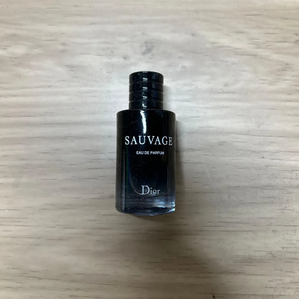 Dior SAUVAGE オードゥ パルファン ミニボトル 10ml