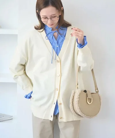 新品試着のみ ROPÉ PICNIC Vネックフォルムカーディガン