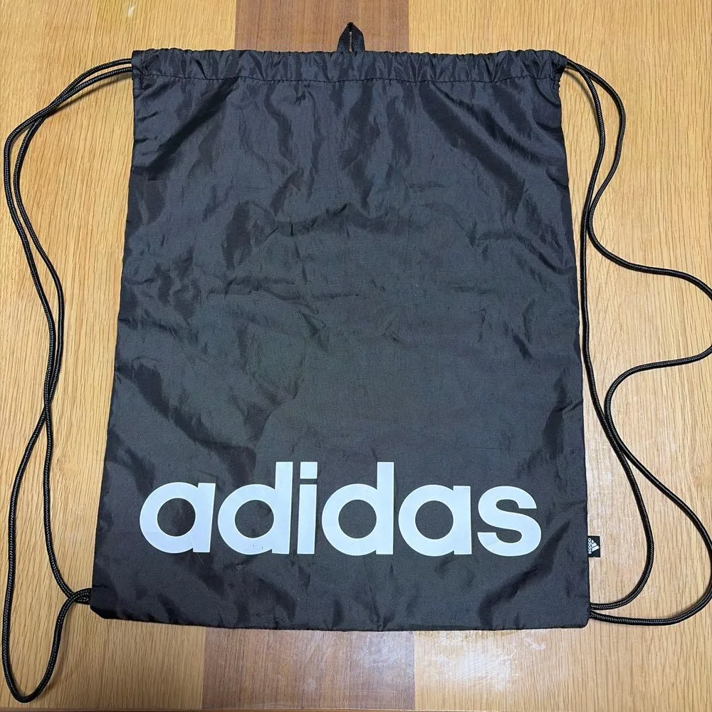 adidas ナップサック ブラック