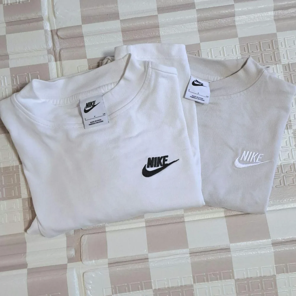 ナイキ Tシャツ