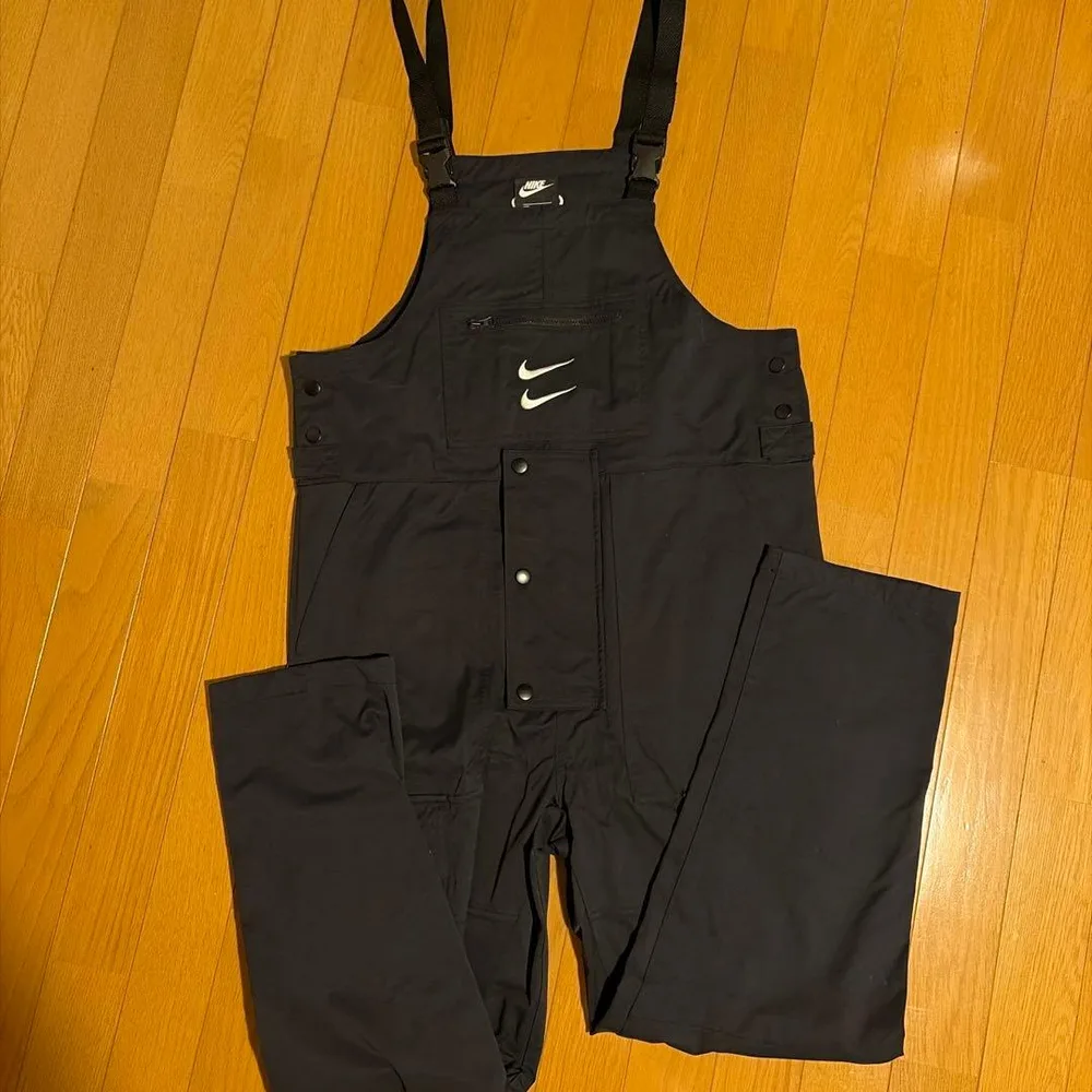 NIKE ブラック カーゴ サスペンダー パンツ