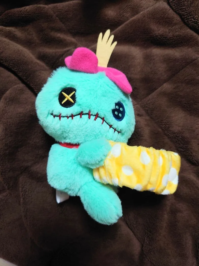 ディズニー スティッチ ぬいぐるみシュシュバンド スクランプ