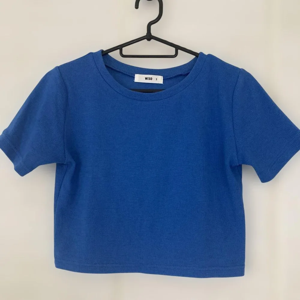 WEGOブルーリブショート丈Tシャツ