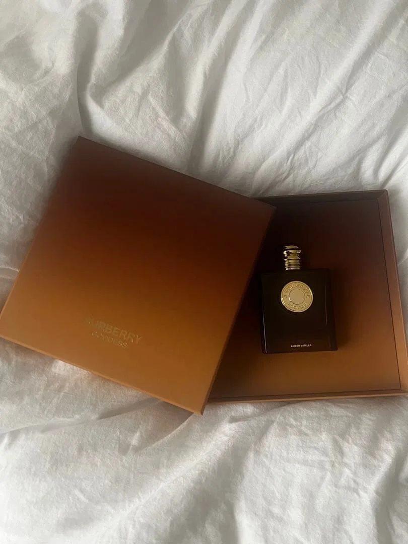 BURBERRY GODDESS アンバーバニラ オールドパルファム