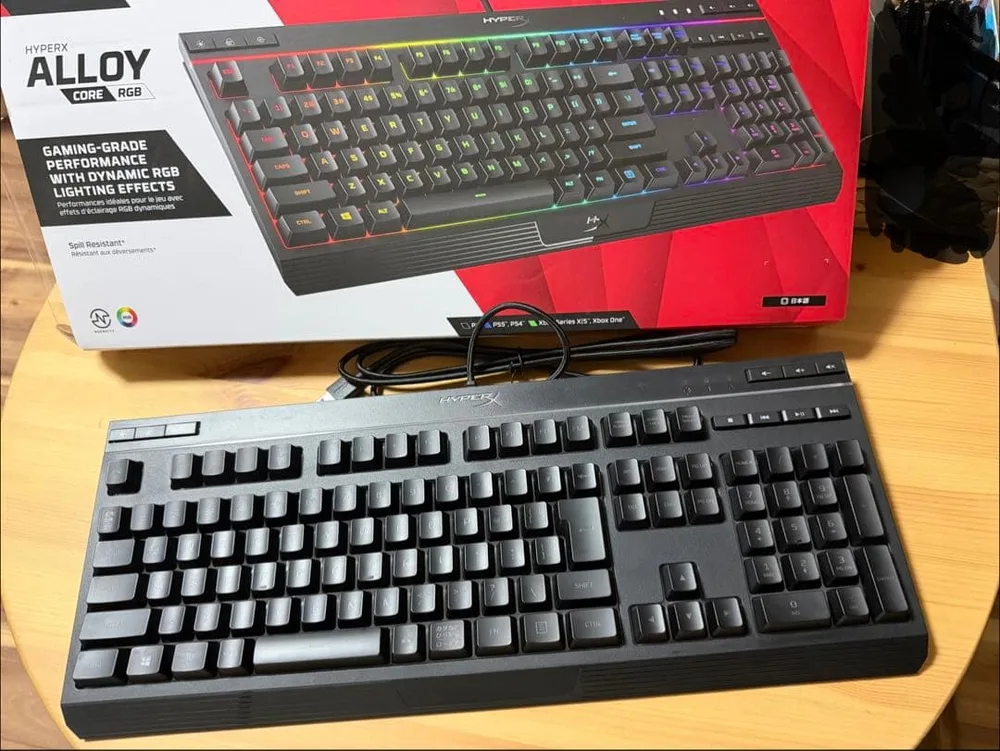 HyperX Alloy Core RGB ゲーミングキーボード