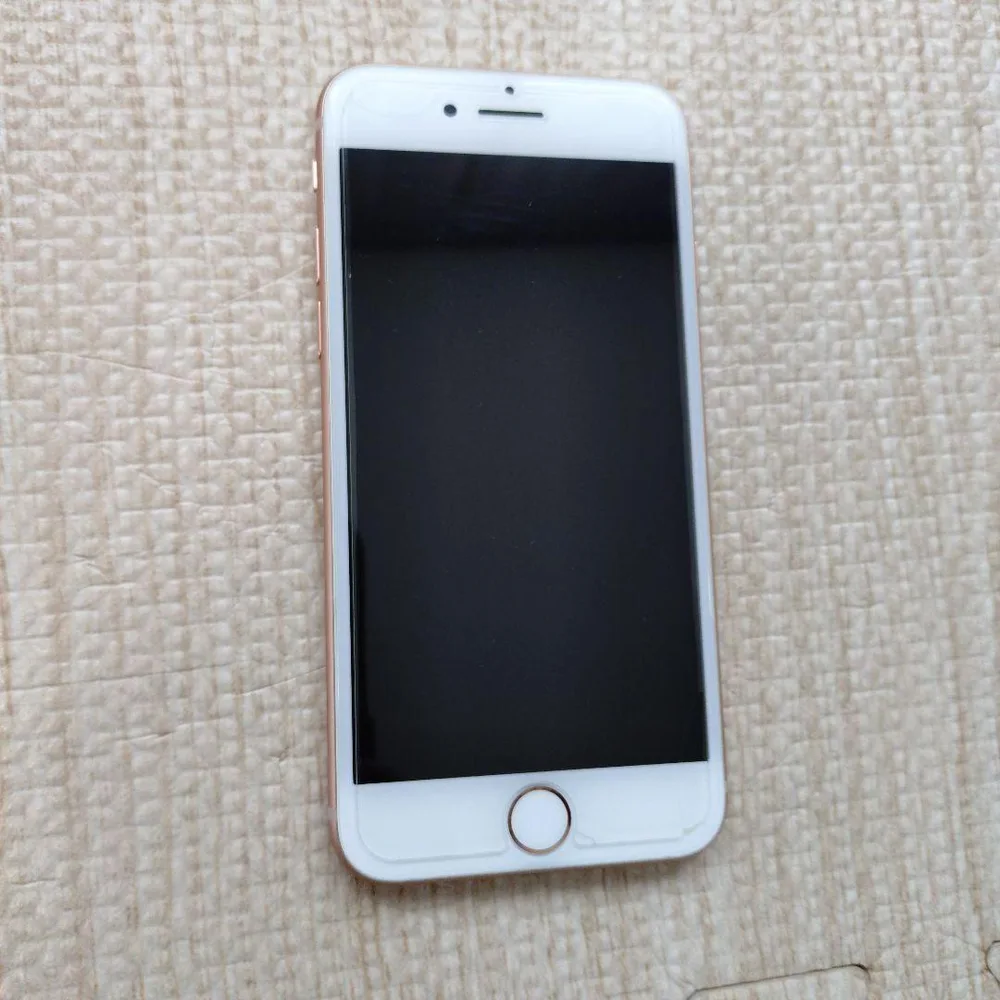 Apple iPhone 8 ゴールド 本体