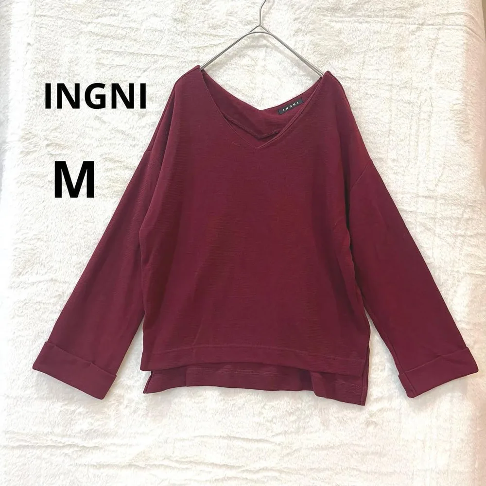 美品 イング INGNI M レッド ボルドー Vネックトップス カットソー