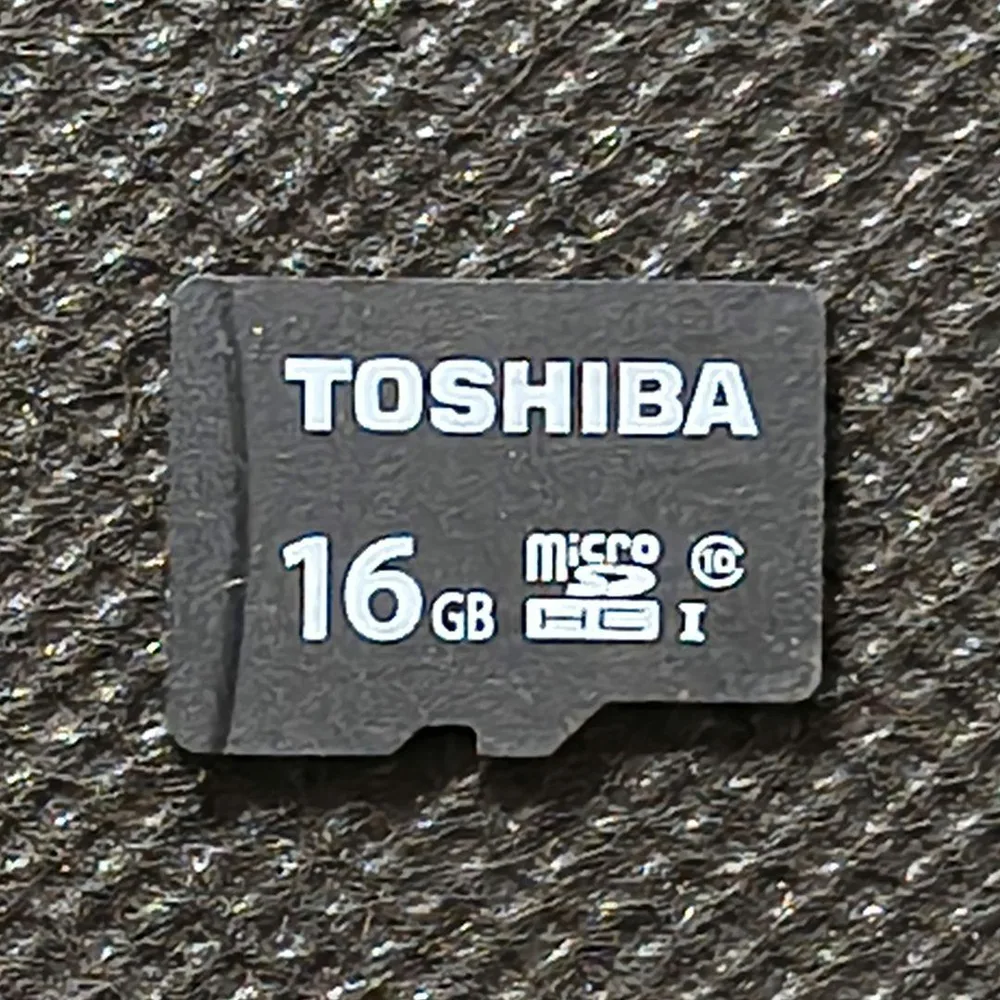 TOSHIBA microSDHCメモリーカード 16GB